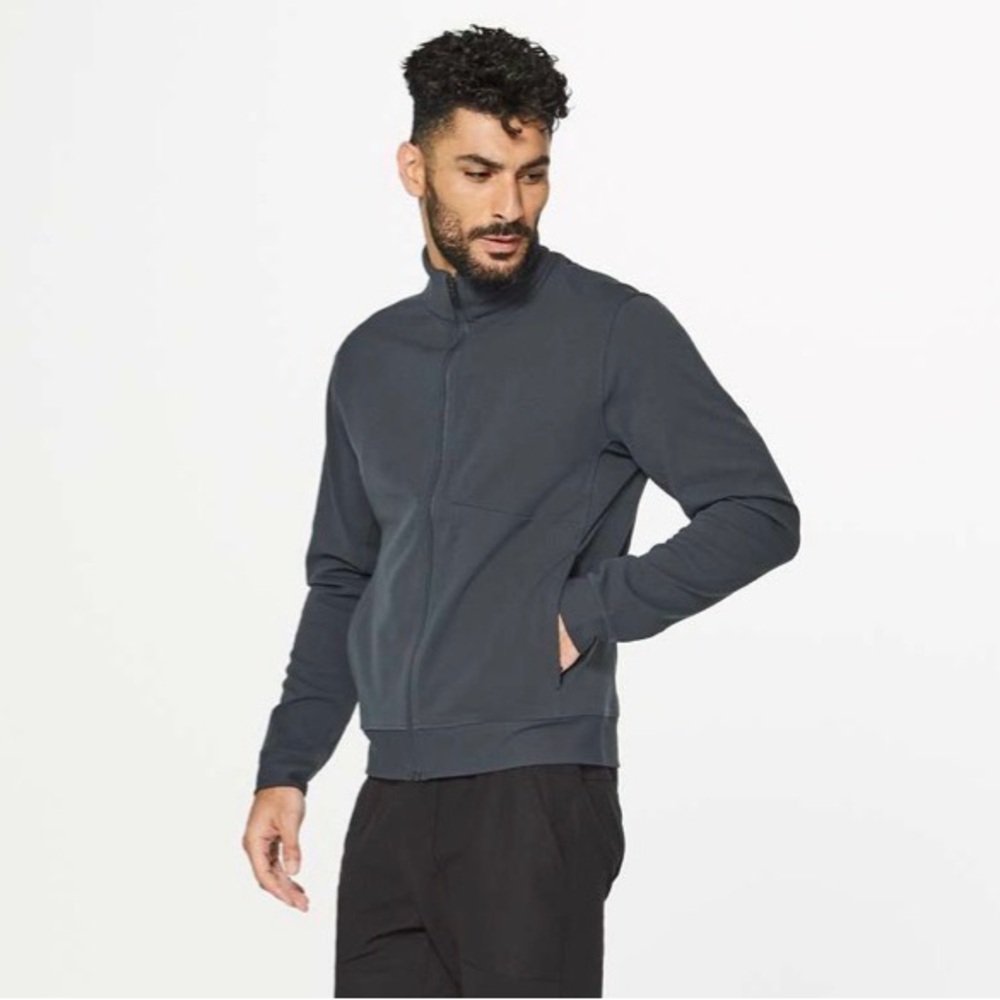 Lululemon M Grey Light Sojourn Jacket Athleisure Activewear Sporty Performance
